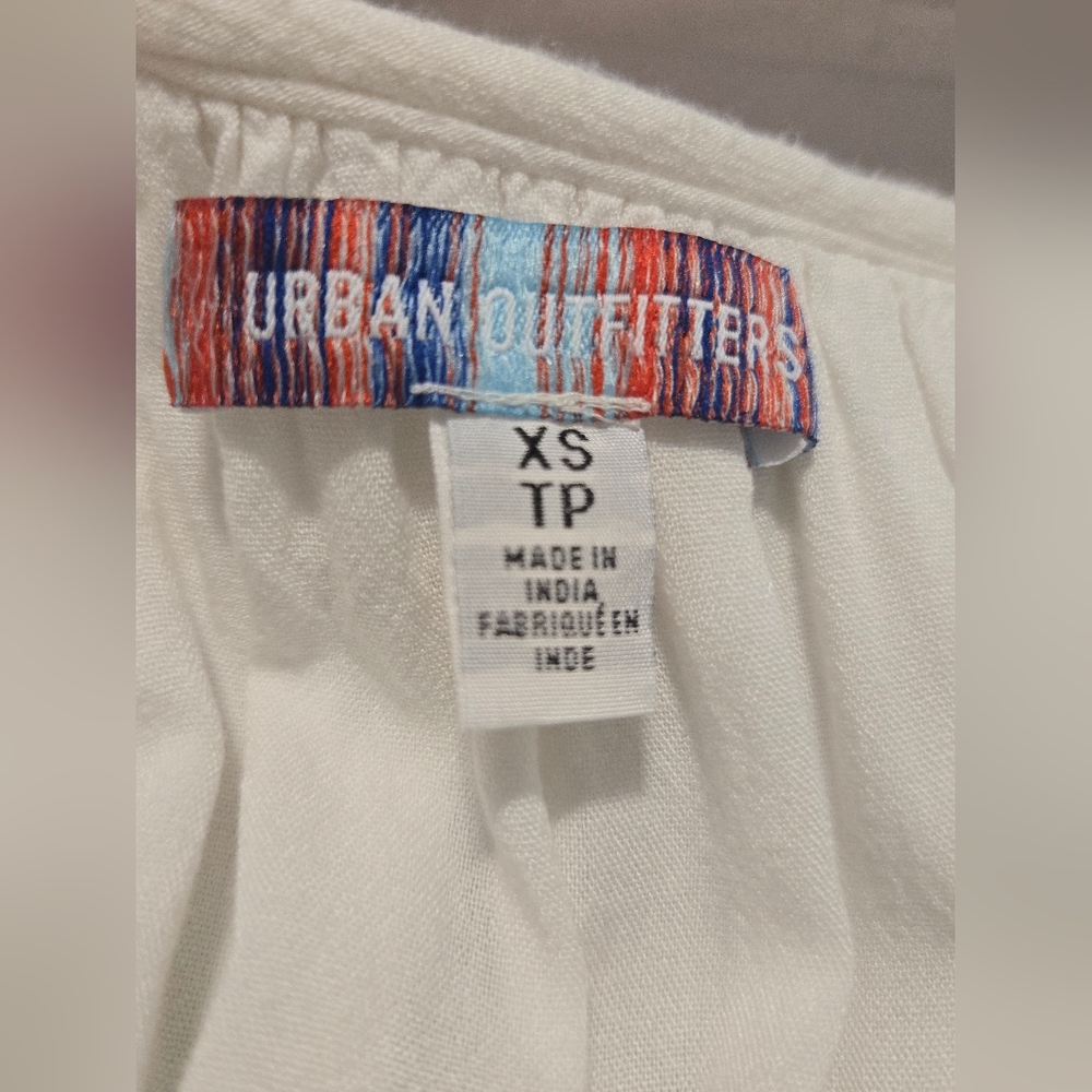 Urban Outfitters UO Junie Long Sleeve Romper In Cream. Size XS. - Picture 10 of 12